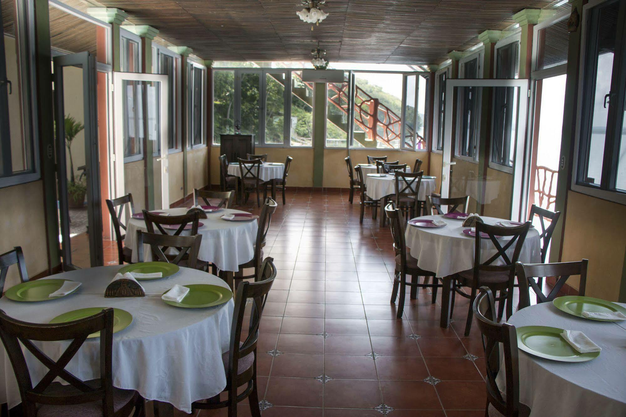 Hotel Ribiera Del Lago Peten Itza San Roman Ngoại thất bức ảnh